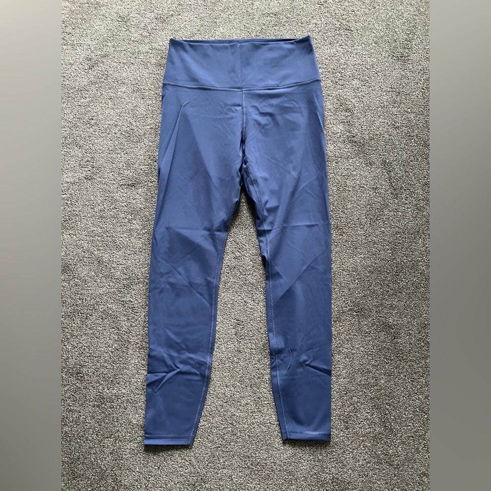 Everlane Perform Legging - Picture 4 of 5